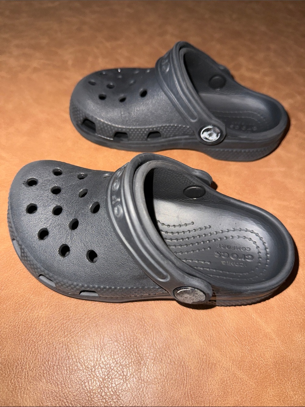 CROCS Kids' Clog Size 9 C Toddler Black - Picture 4 of 5